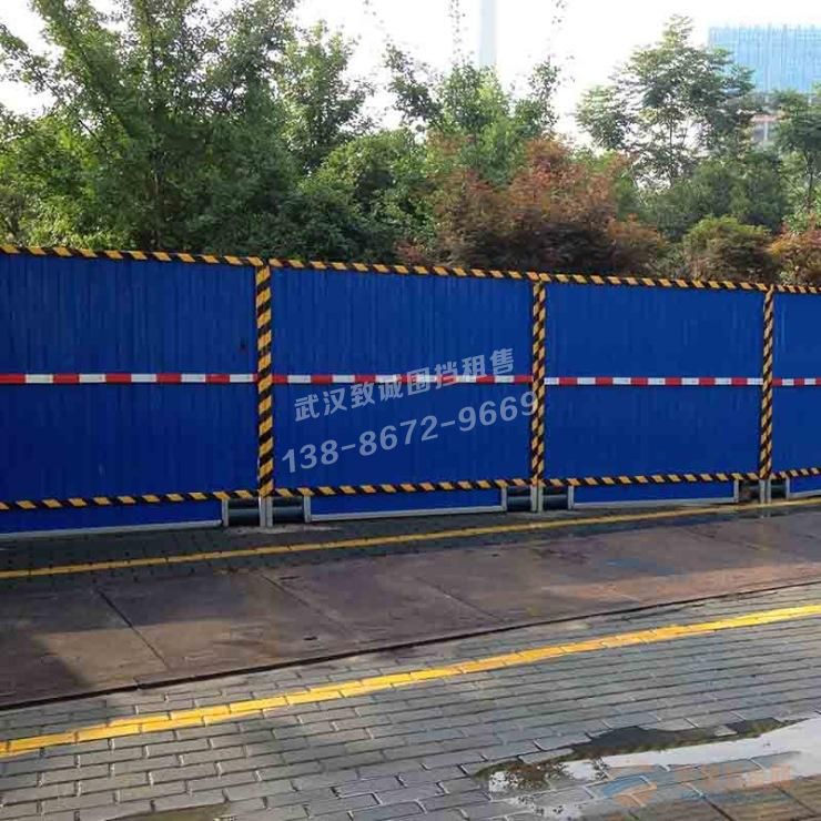 武汉出租的围挡是什么样的